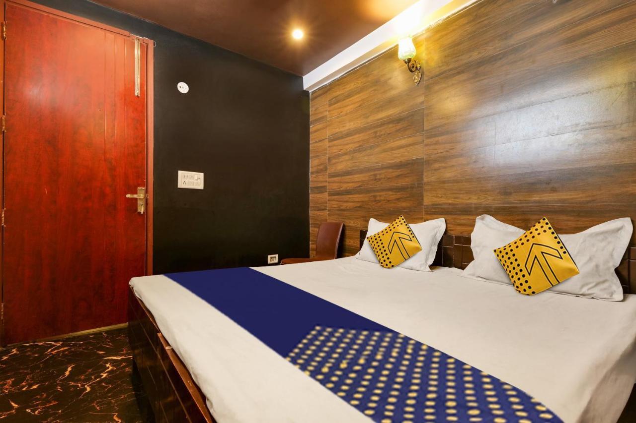 Oyo Flagship 81486 Hotel Mahalaxmi Guesthouse Nové Dillí Exteriér fotografie