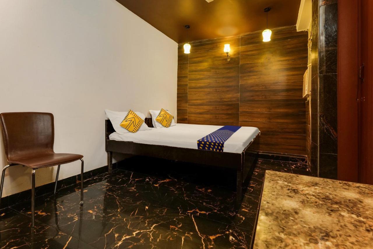 Oyo Flagship 81486 Hotel Mahalaxmi Guesthouse Nové Dillí Exteriér fotografie
