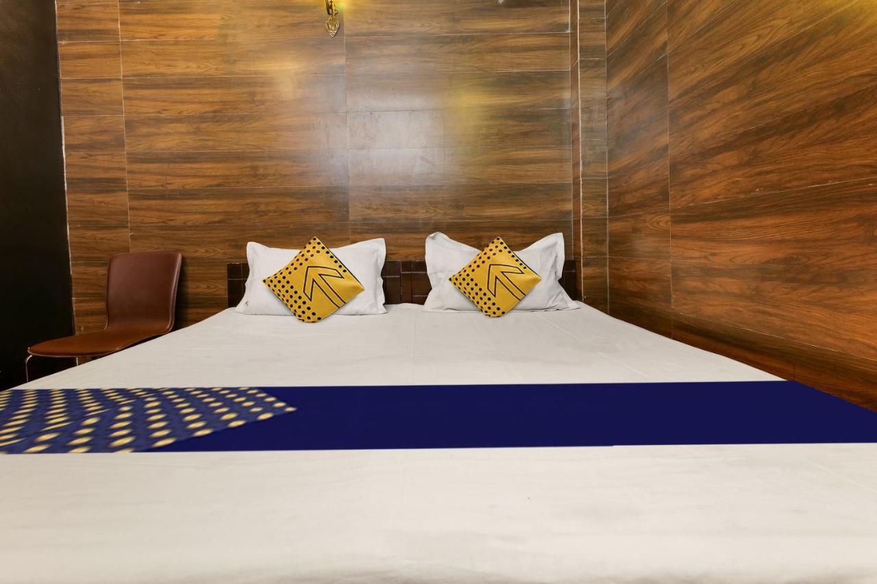Oyo Flagship 81486 Hotel Mahalaxmi Guesthouse Nové Dillí Exteriér fotografie